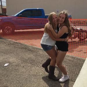 Meet your Posher, Lauren